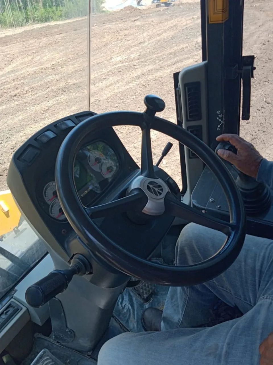 PÁ CARREGADEIRA W130 2019