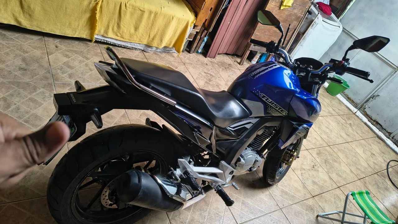 CB 250F Twister - Foto 3
