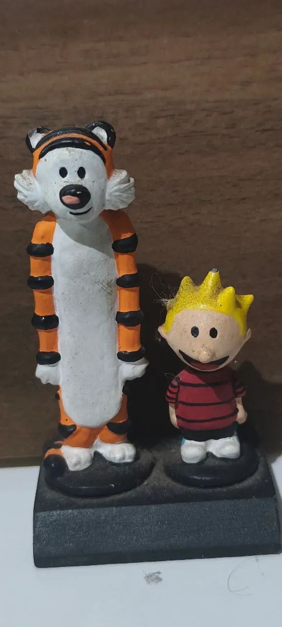 Miniatura Decorativa Calvin e Haroldo em Ferro 9 cm - Foto 5