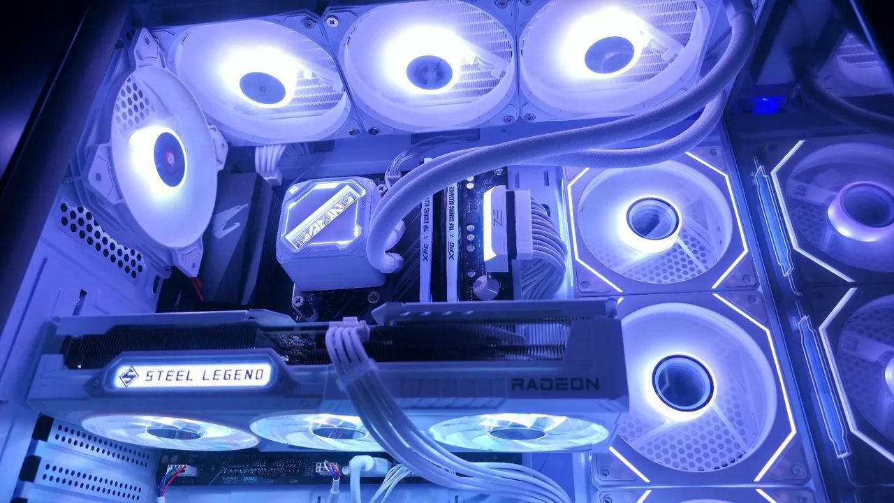 Lindo pc gamer branco, Ryzem 7 5700, RX9060 XT, 16GB RAM, 1TB SSD