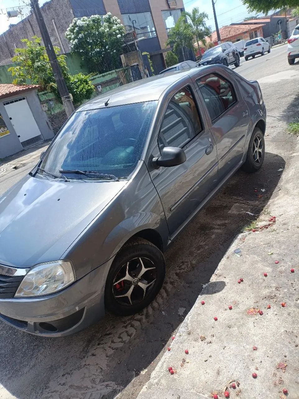 Renault Logan LOGAN Authentique Hi-Flex 1.0 16V 4p 2012