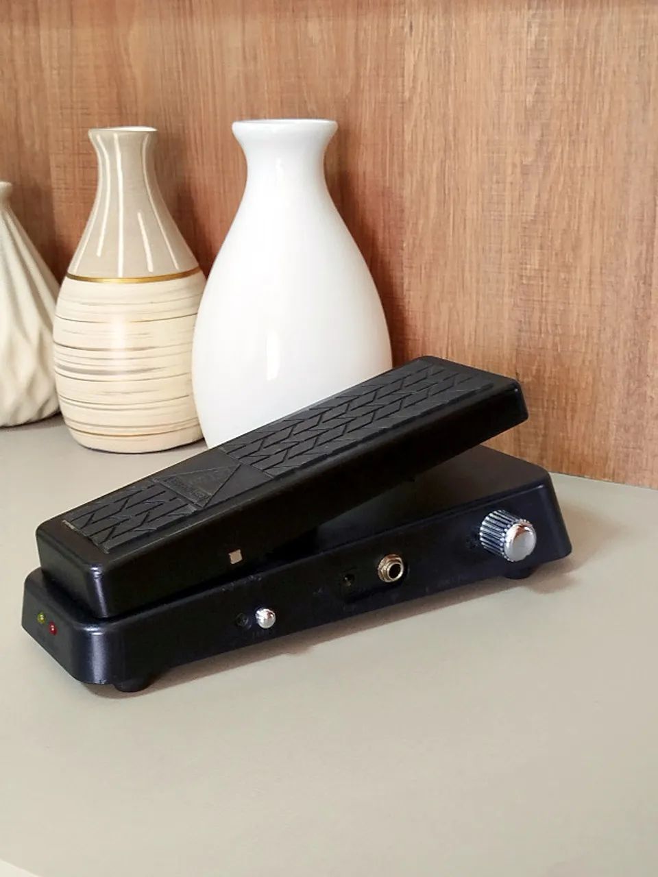 Pedal Wah Wah Behringer  HB01