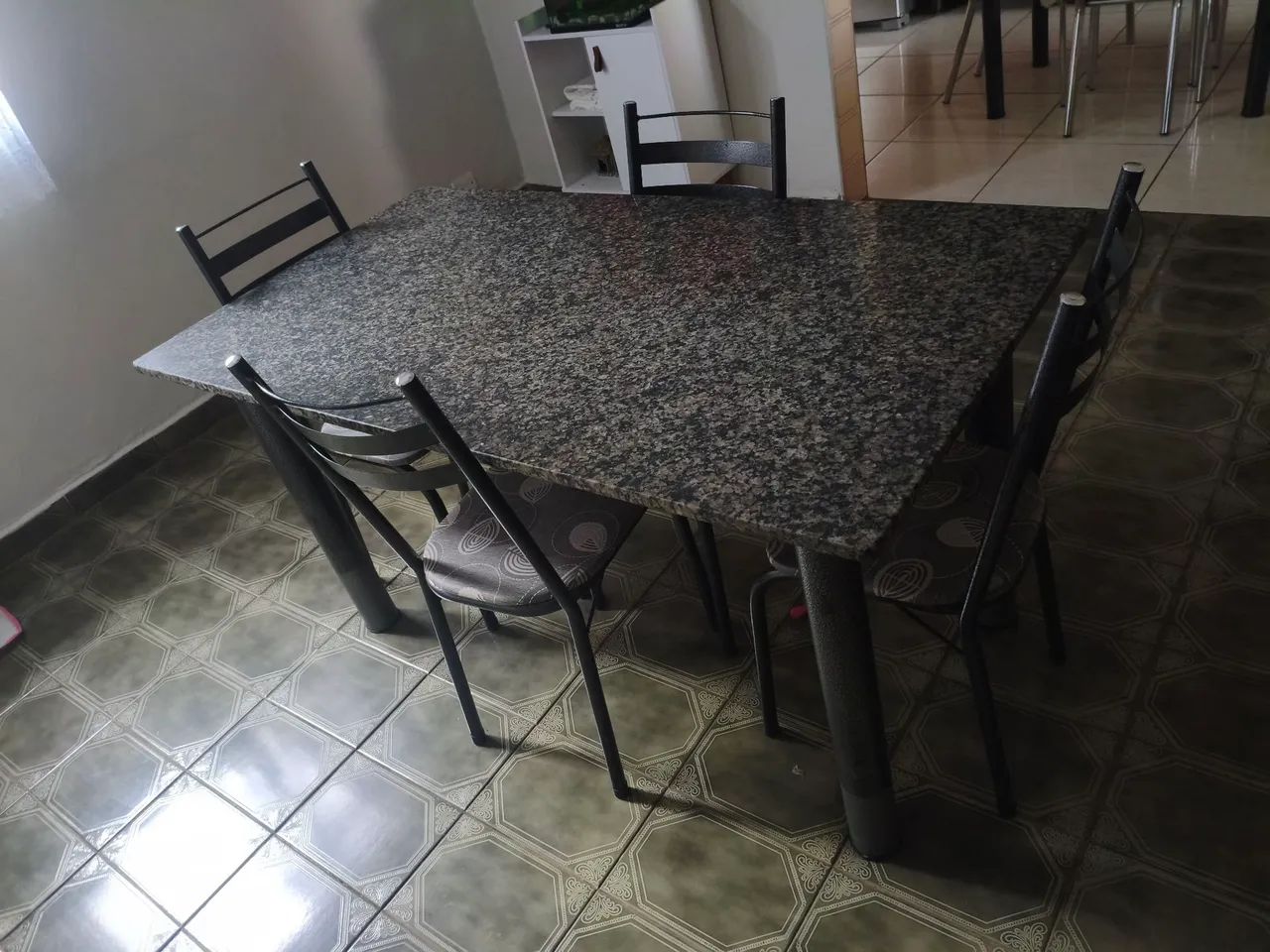 Mesa com 4 cadeiras - Foto 5