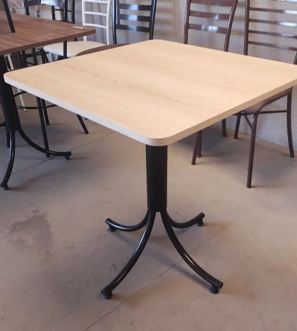 Banquetas, Cadeiras e Mesas  - Foto 2