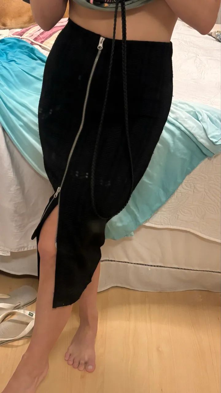Saia lápis preta com elástico e zíper H&M - Foto 2