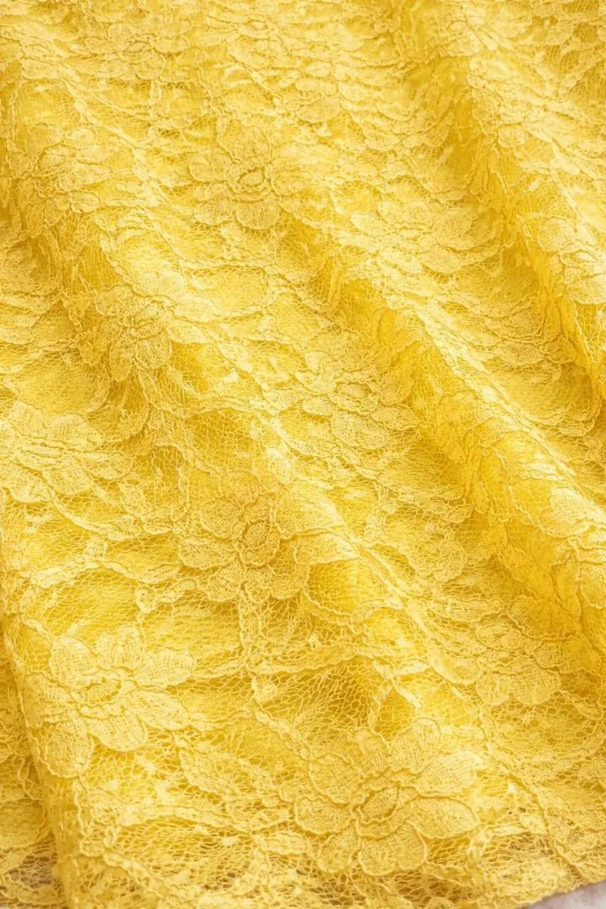 Vestido Amarelo de Renda  - Foto 4