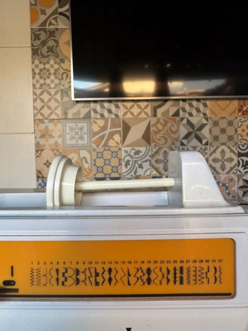 Máquina de Costura e Bordado - Foto 3