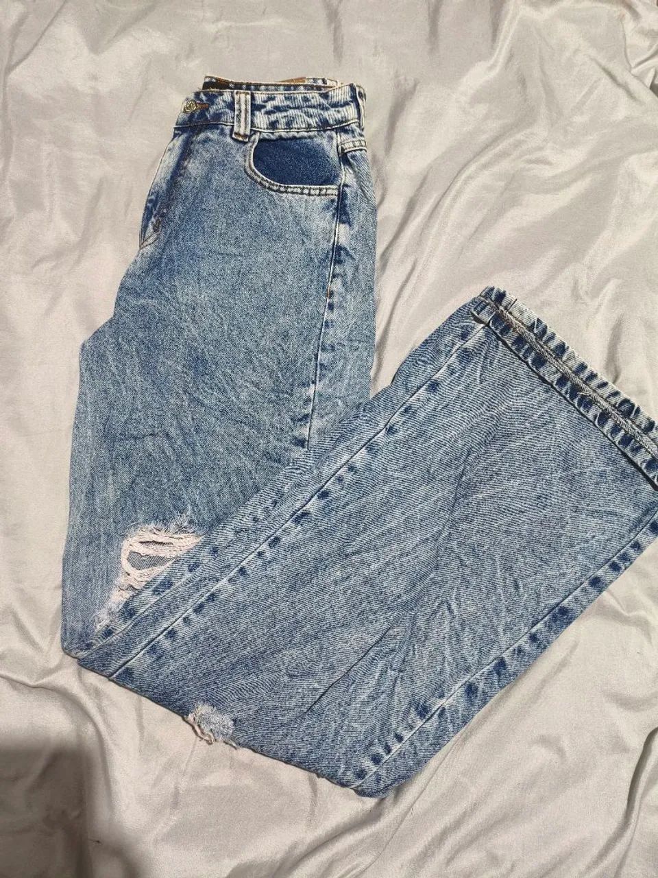 Calça jeans larga rasgada  - Foto 2