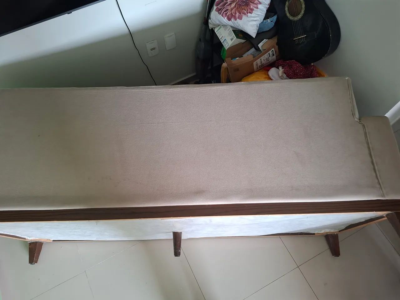 Sofá Elegante para sua casa ou Apartamento.Medidas : 0,82 alt/ 0.84 Larg/2,04 comprimento. - Foto 3