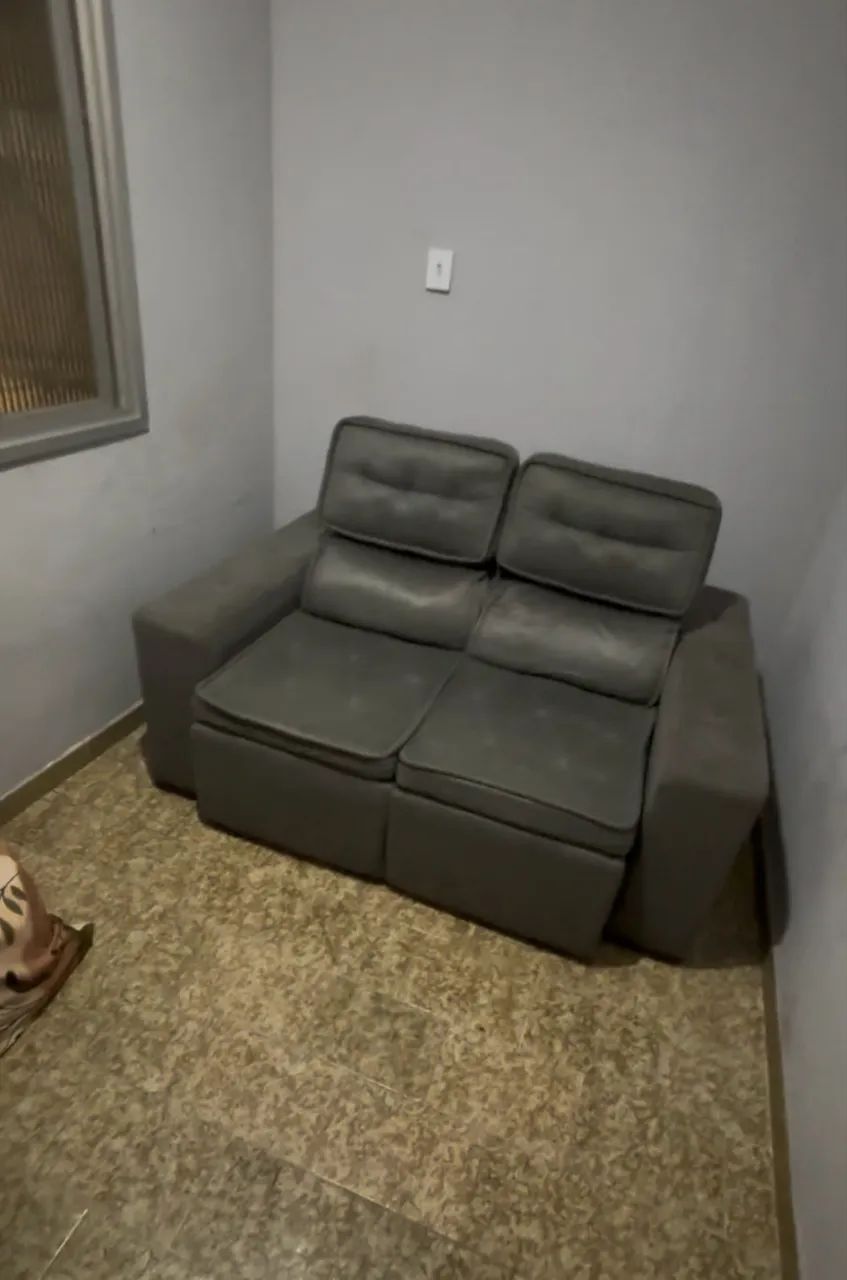 VENDO SOFÁ RETRÁTIL DOIS LUGARES  - Foto 3