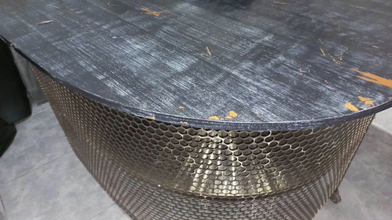 Mesa metálica resistente com rodas  - Foto 4