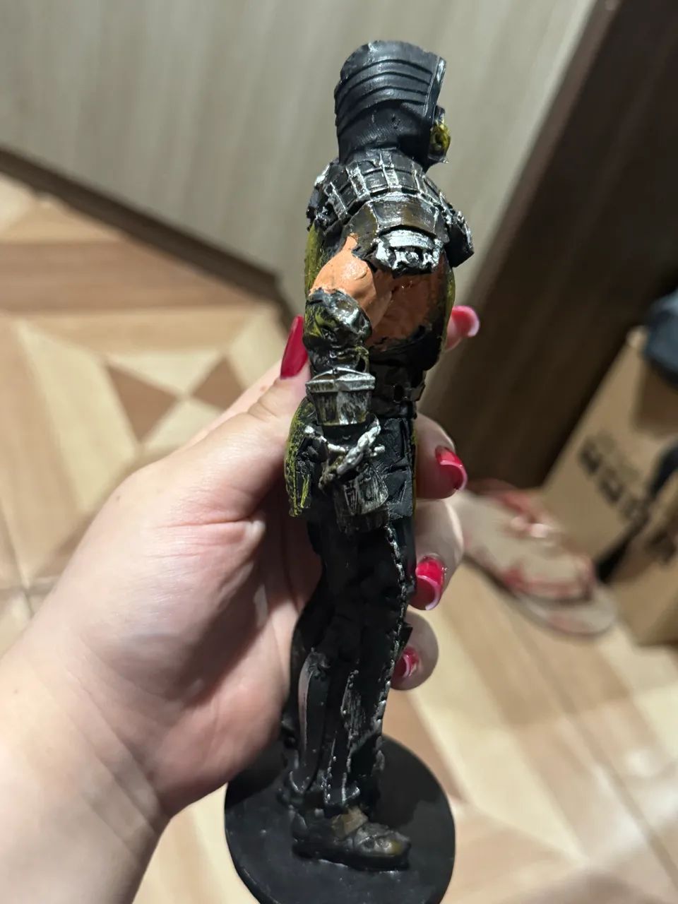 Boneco escorpion feito de resina  - Foto 2