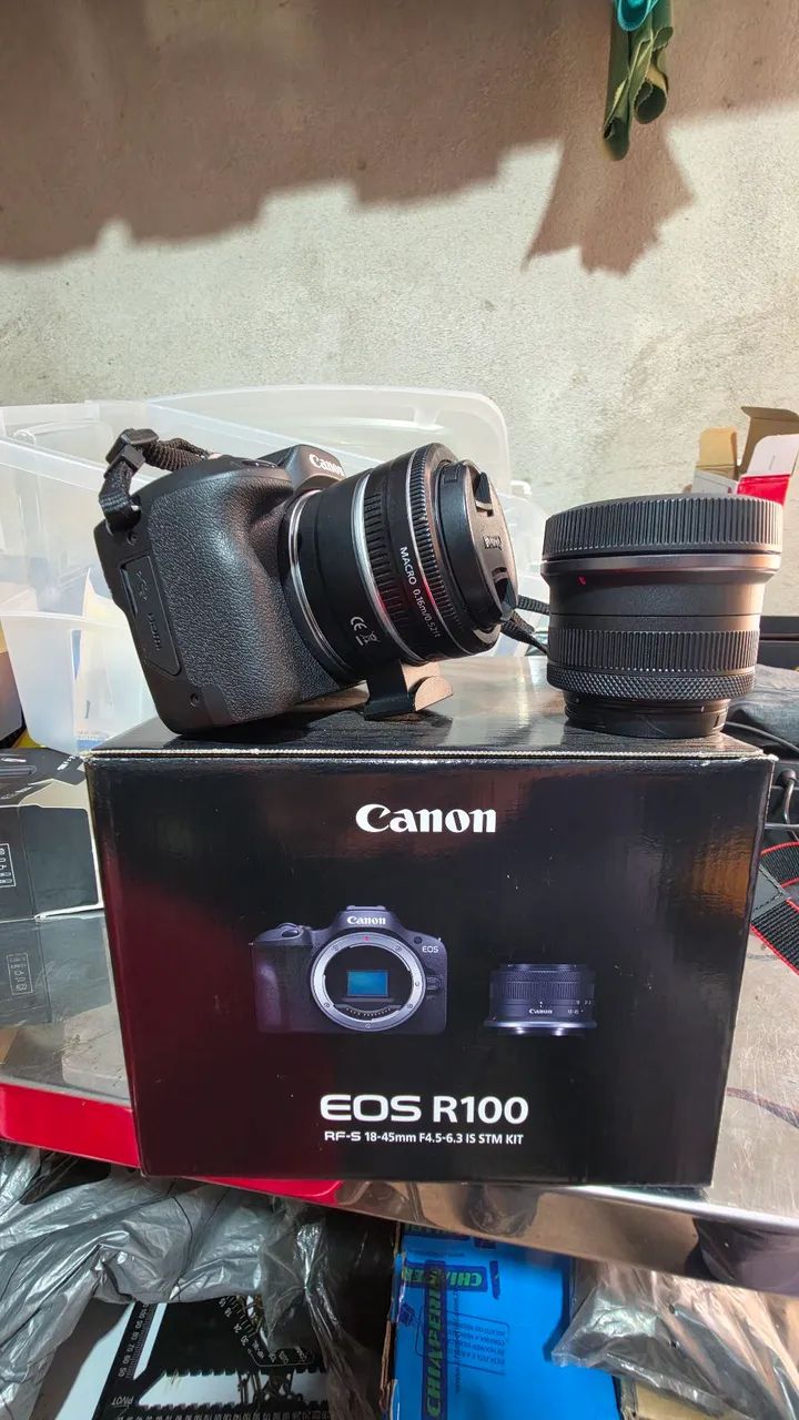 Câmera canon R100 