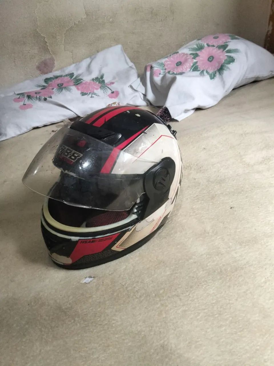 Vendo capacete pegar e usar 