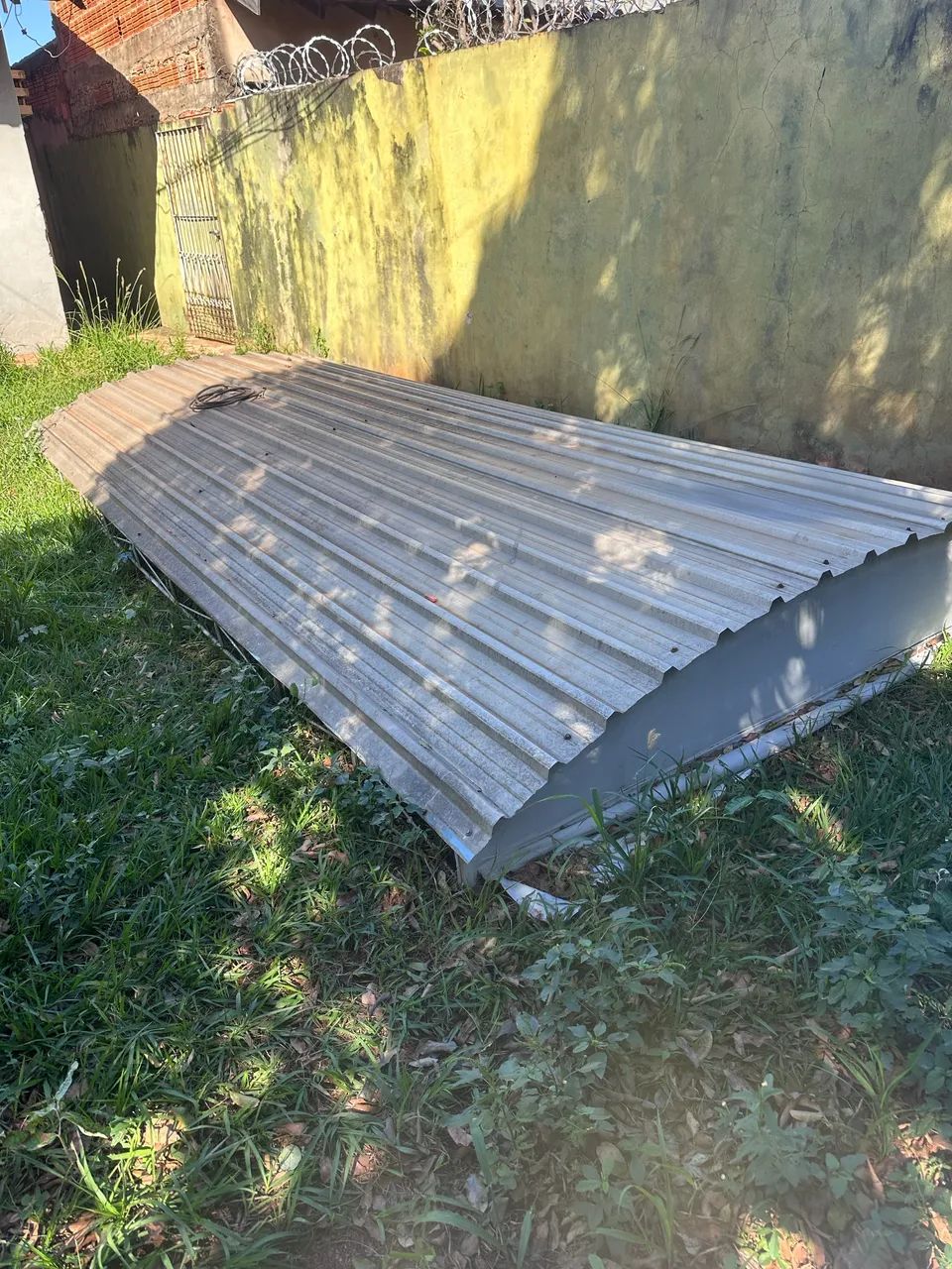 Garagem de zinco