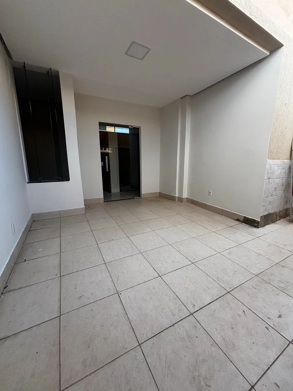 ALUGO CASA