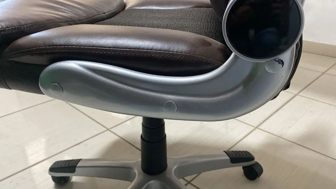 Cadeira Diretor (Super Conservada) - Foto 5