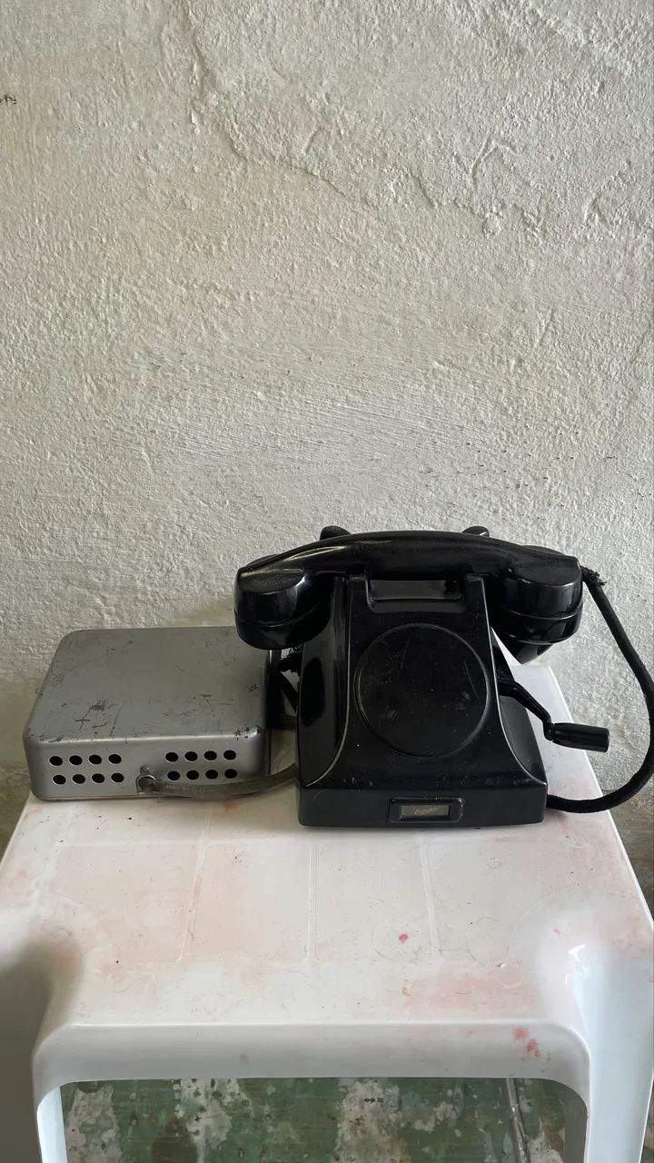 Telefone raro a manivela 