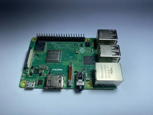 Placa Raspberry Pi3 model B +    - Foto 3