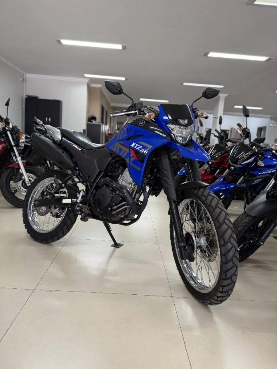 Lander 2021 azul super conservada