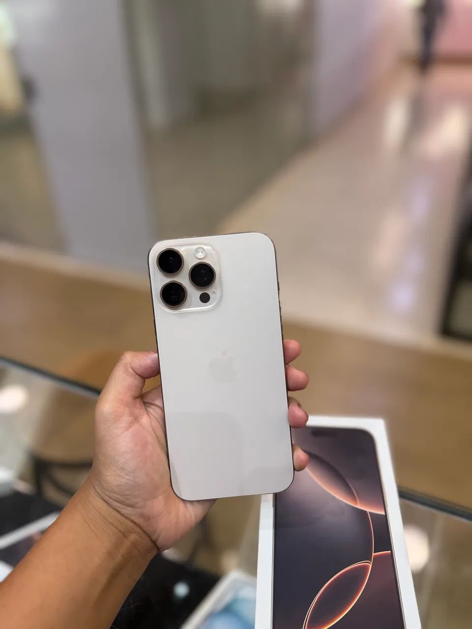 IPHONE 16 PRO MAX 256GB - SEMINOVO 