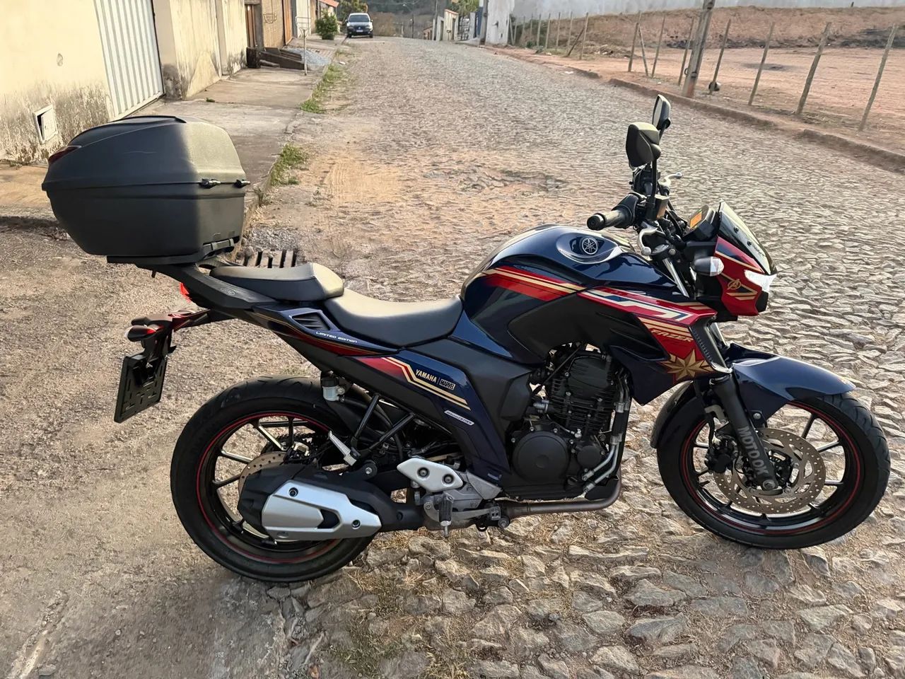 Fazer 250 capitã marvel nova  - Foto 3
