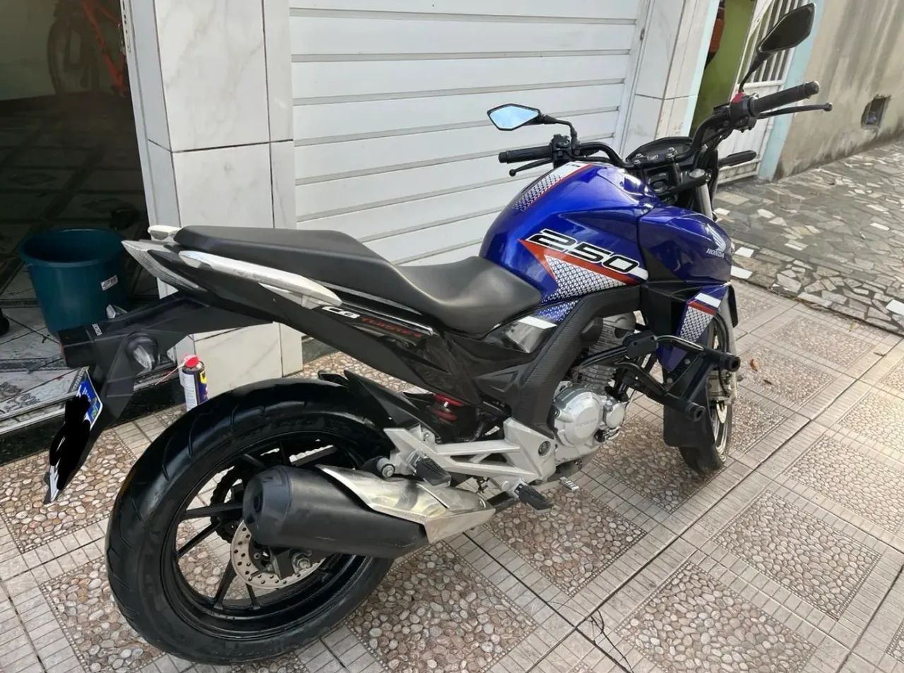 CB 250 TWISTER  - Foto 4