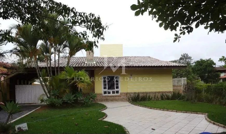 Casa com 3 suítes e lareira à venda  151m² privativos