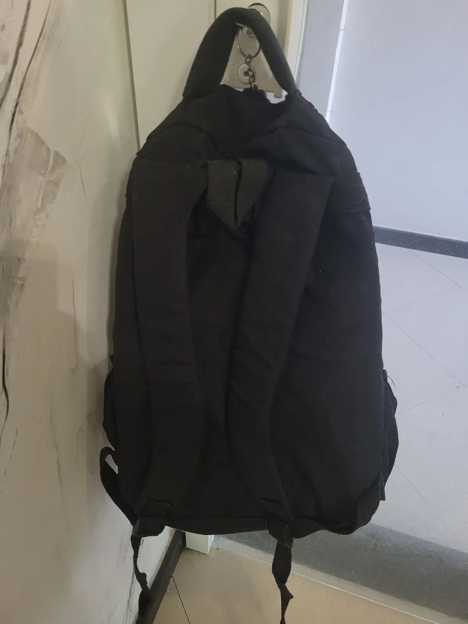 Mochila juvenil preta com estojo - Foto 2