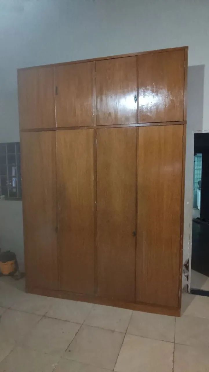 Guarda roupa madeira 
