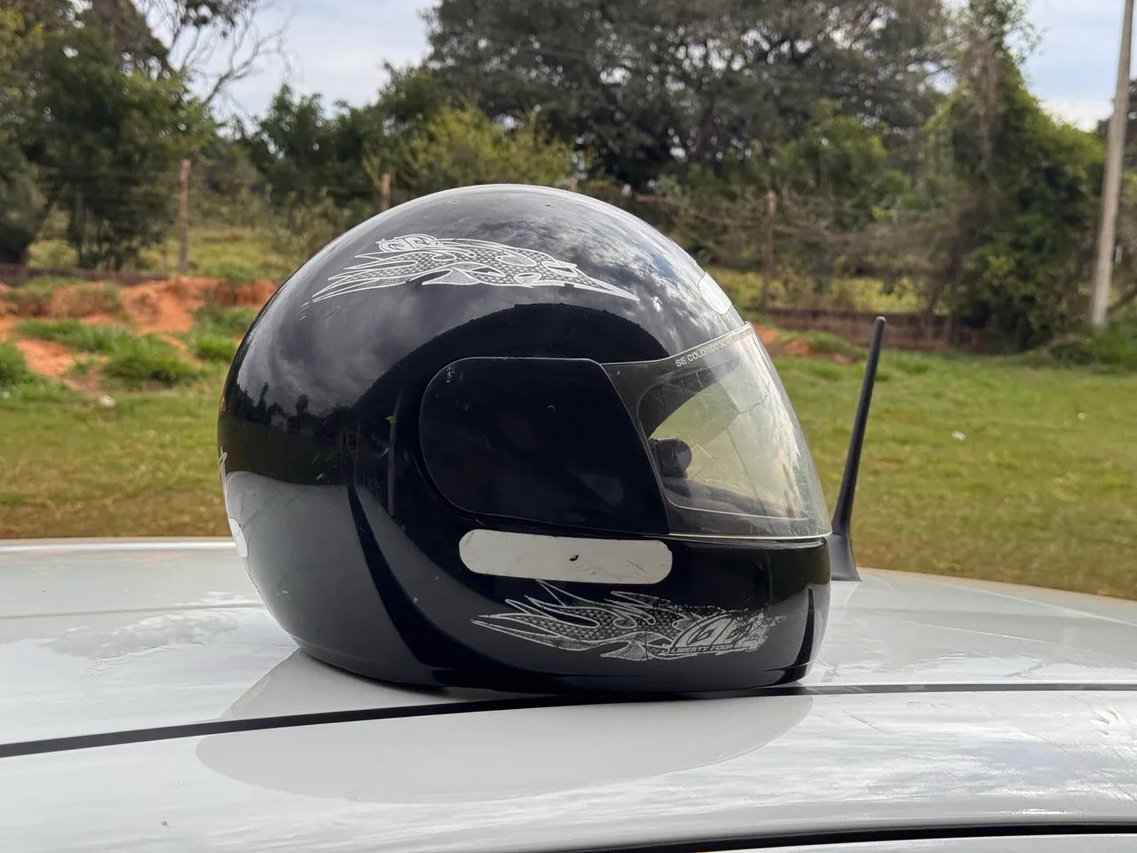 Capacete preto seminovo  - Foto 3