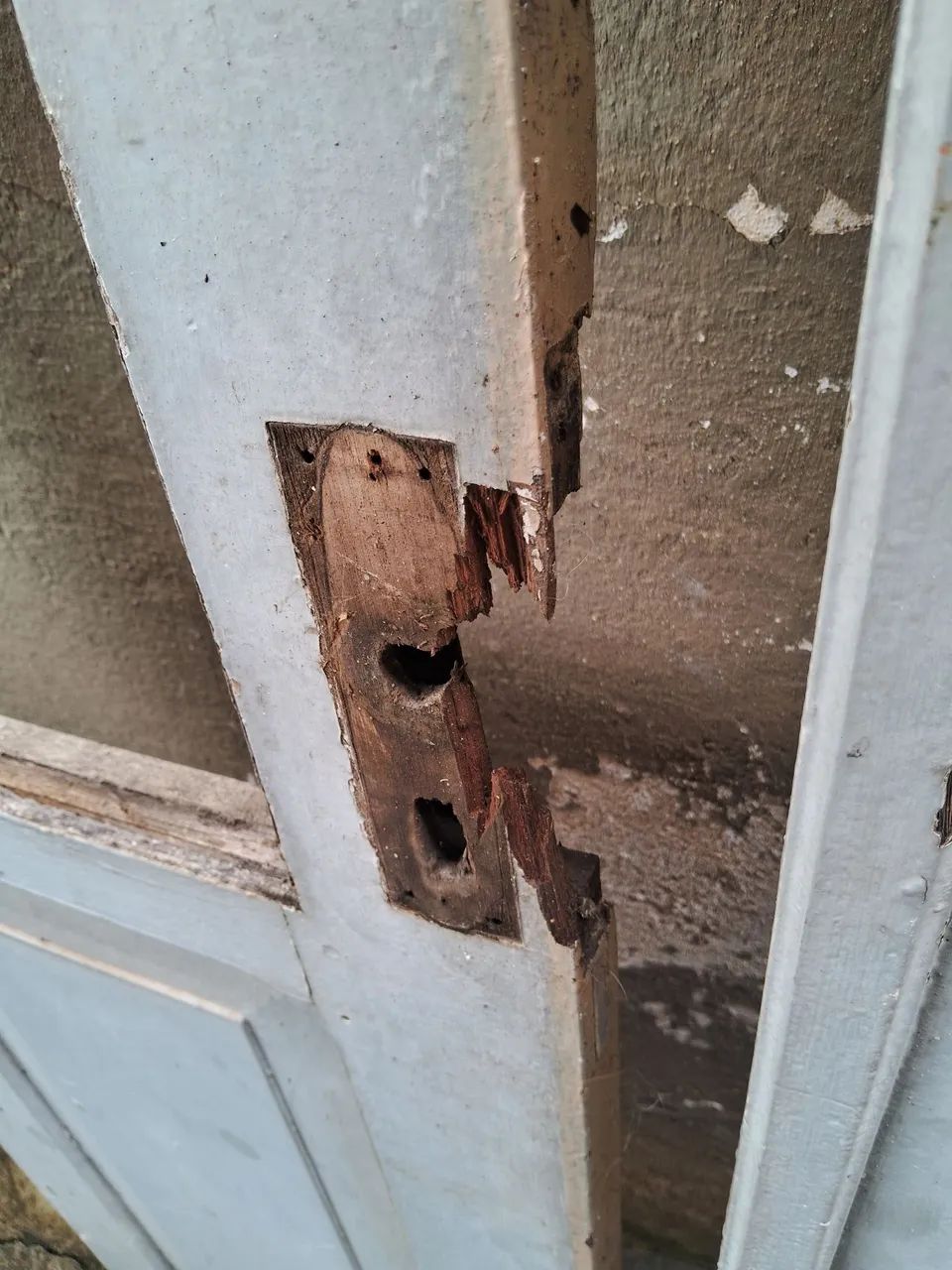 Porta antiga de madeira e vidro 65126936240515121