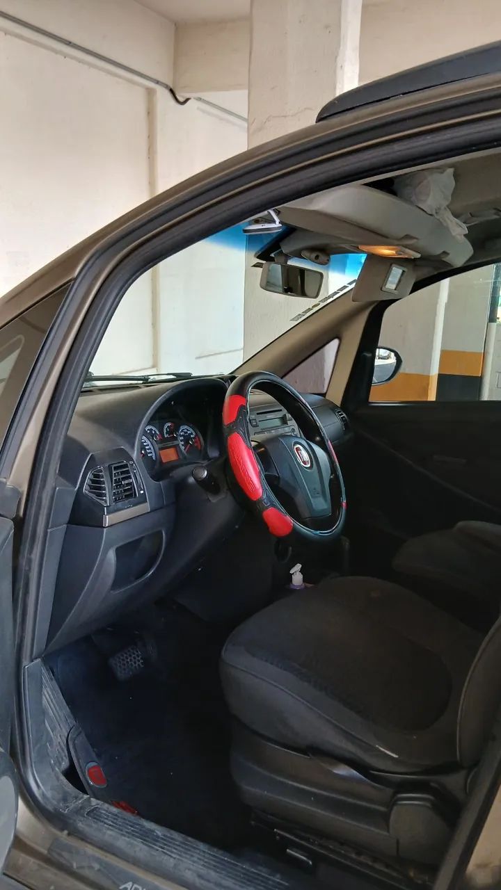 Fiat Idea Adv./ Adv.lock.dualogic 1.8 Flex 5P 2011 - Foto 3