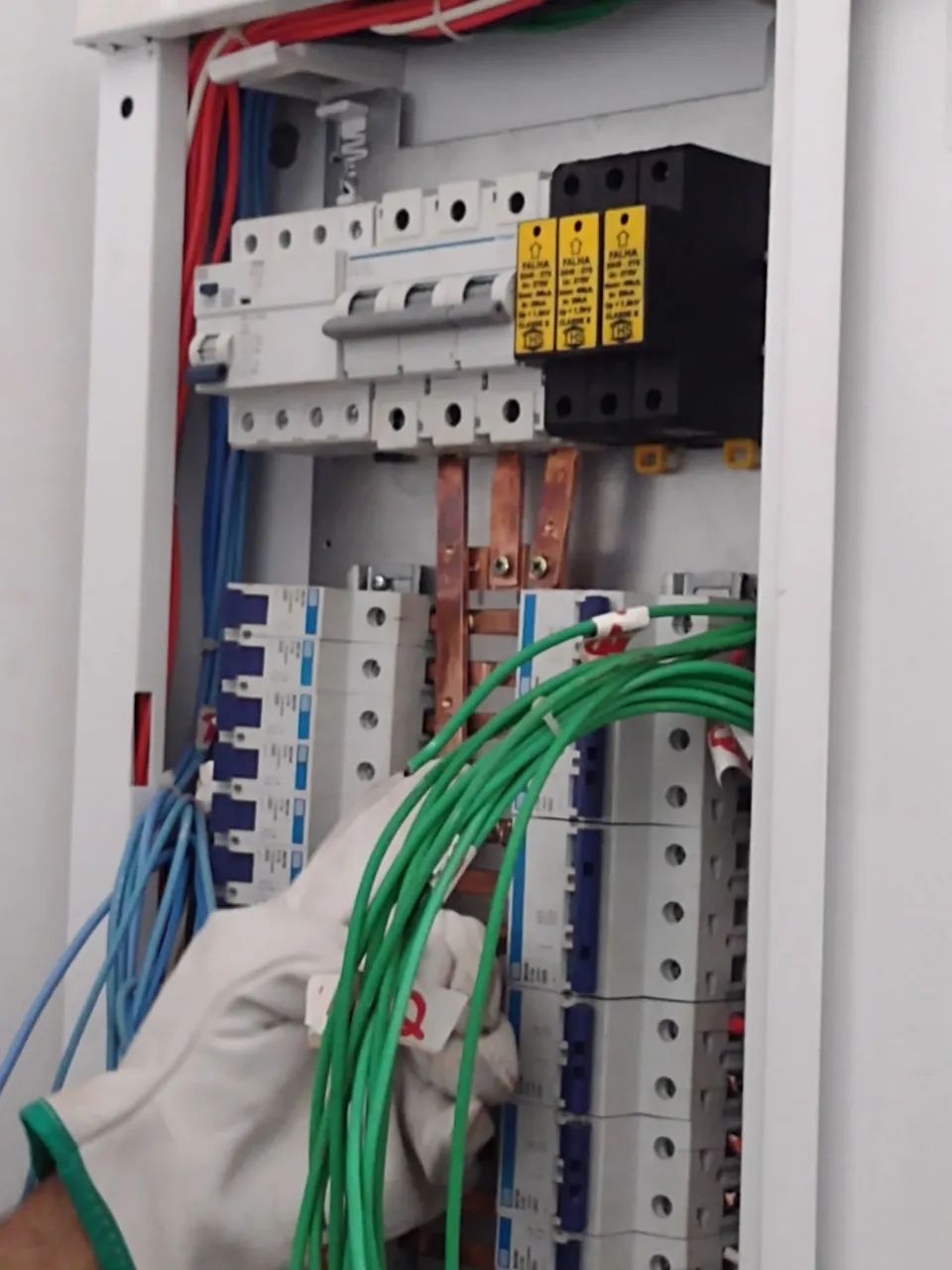 Eletricista residencial, industrial e predial 