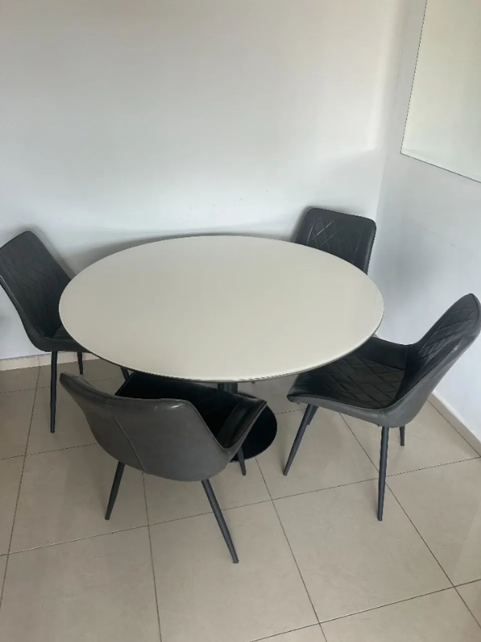 Conjunto de Jantar Moderno e Sofisticado! - Foto 4