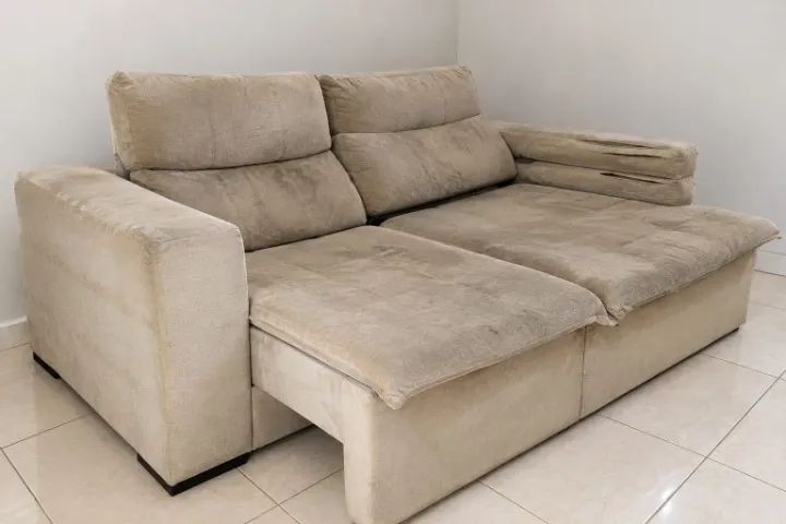 Sofá retrátil e reclinável