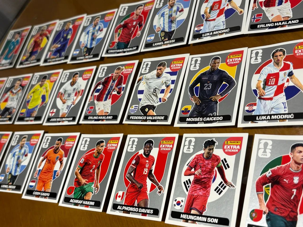 Legend Panini PRATA - R$139 a unidade. Extra Stickers Panini 2026 - Foto 3