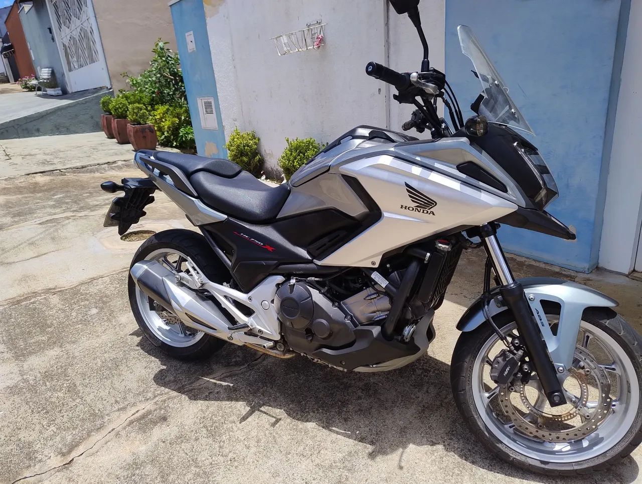 NC 750 x ano 2016 em estado e nova