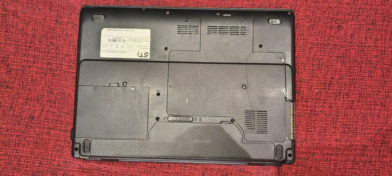 Notebook STI usado (para peças) - Foto 3