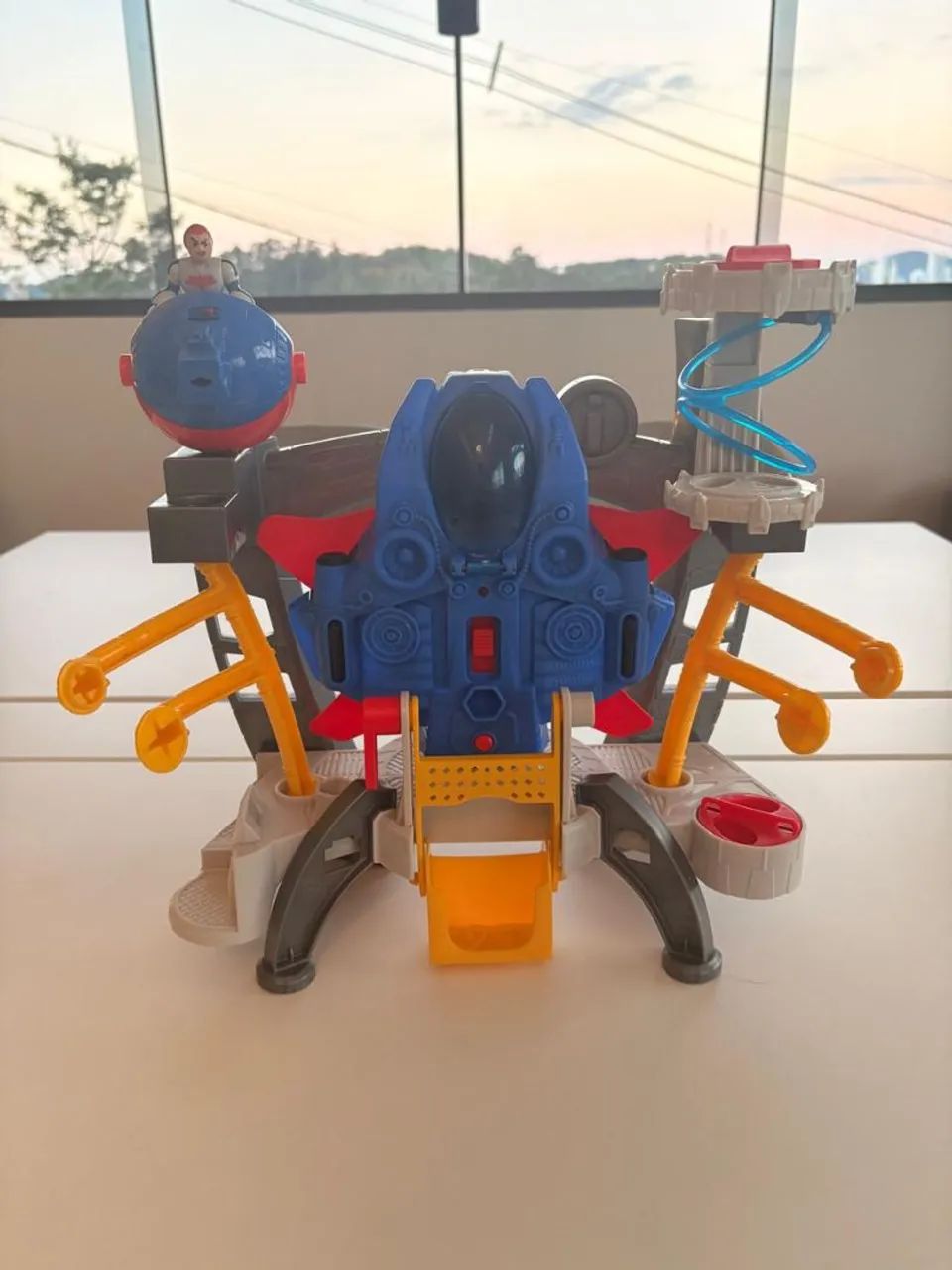 Nave Imaginext com Base e 1 Boneco - Usado em Ótimo Estado 