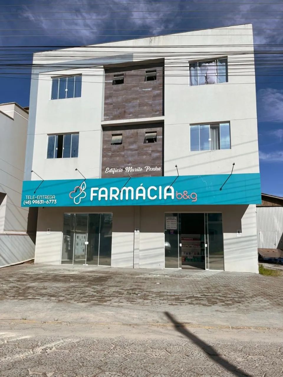 Farmácia em funcionamento 