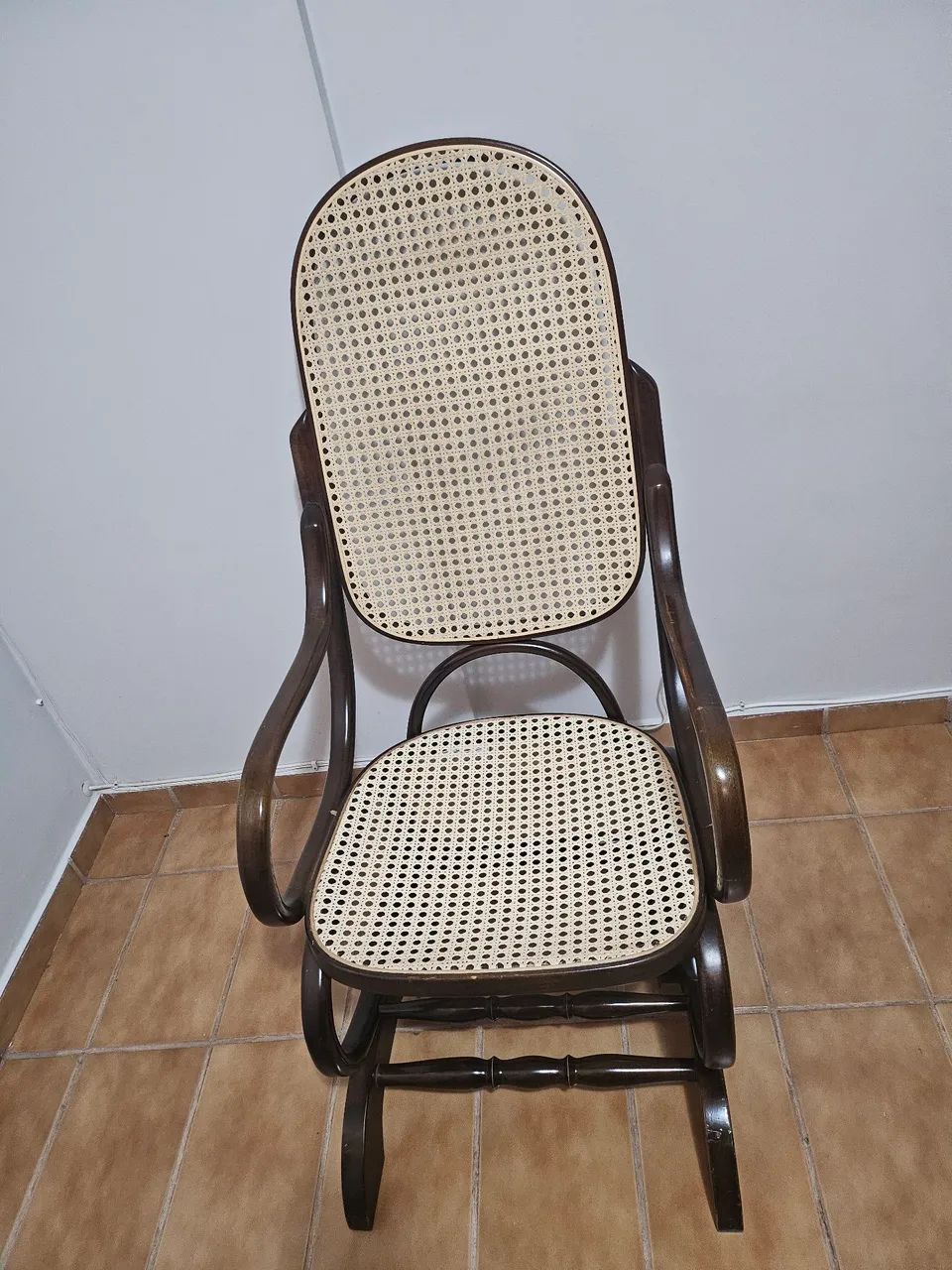 Cadeira de balanço  de palhinha 