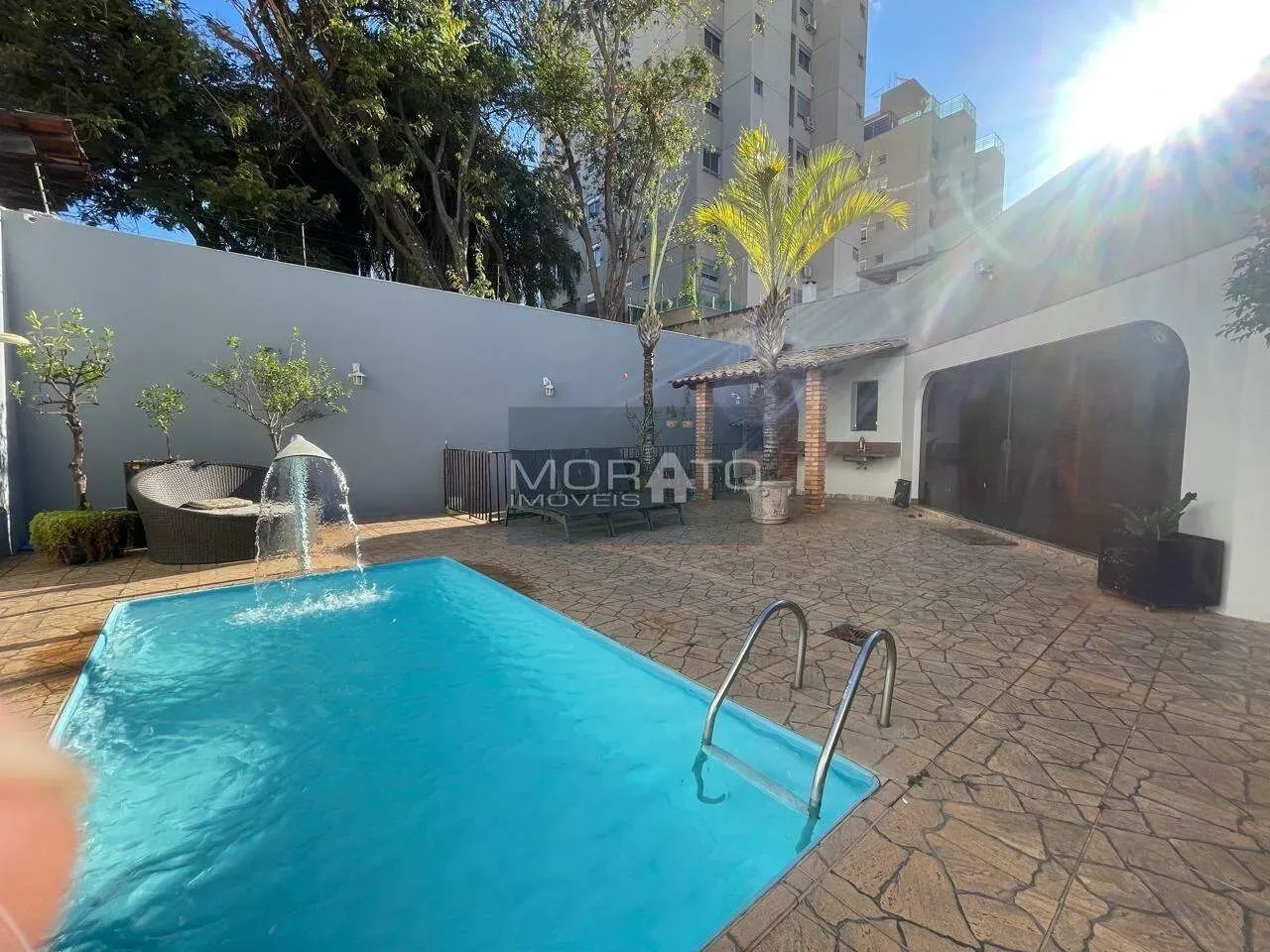Casa com 4 quartos sendo 2 suítes com 4 vagas de garagem no Castelo. - Foto 3
