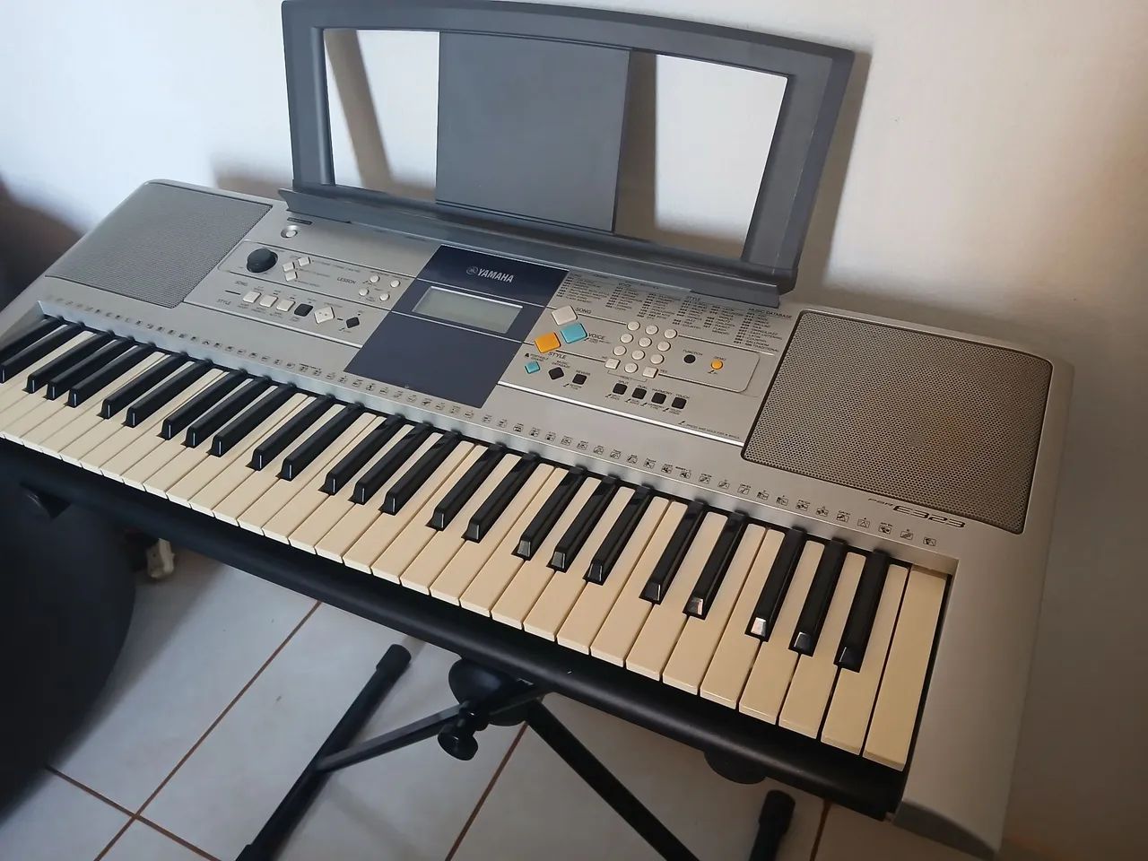 Teclado Yamaha PSR-E323 - Foto 3