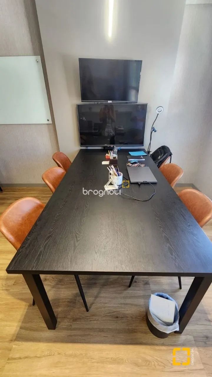 Sala comercial mobiliada com vaga para dois carros no Bairro Itacorubi - Foto 2