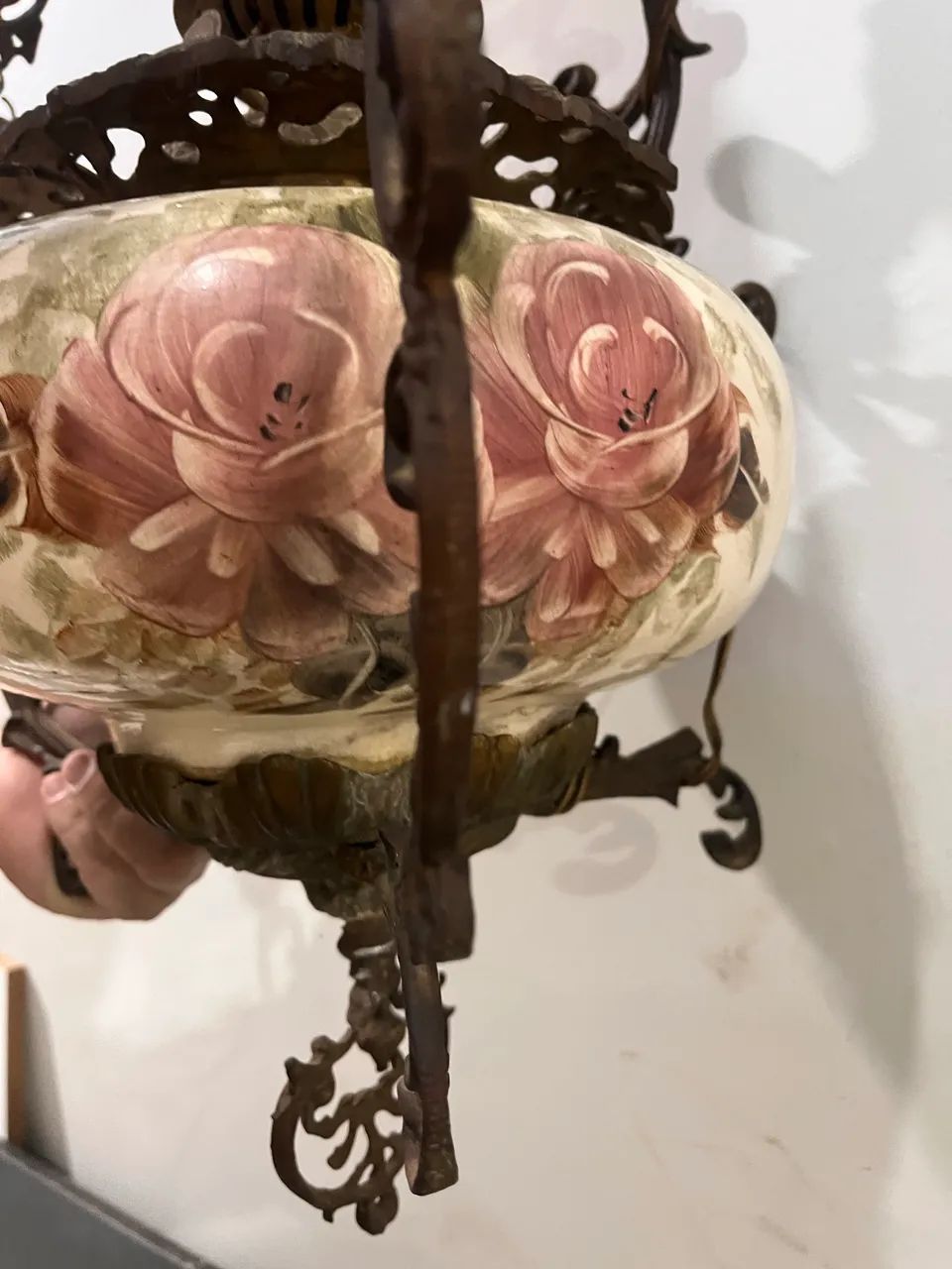Antigo lustre para choca com cúpula em opalina pintada a mão. - Foto 2