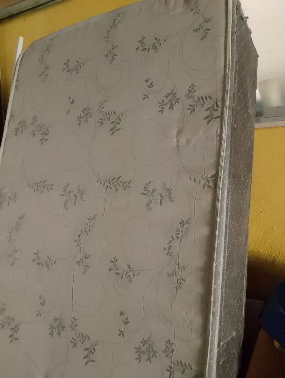 Cama box solteiro.