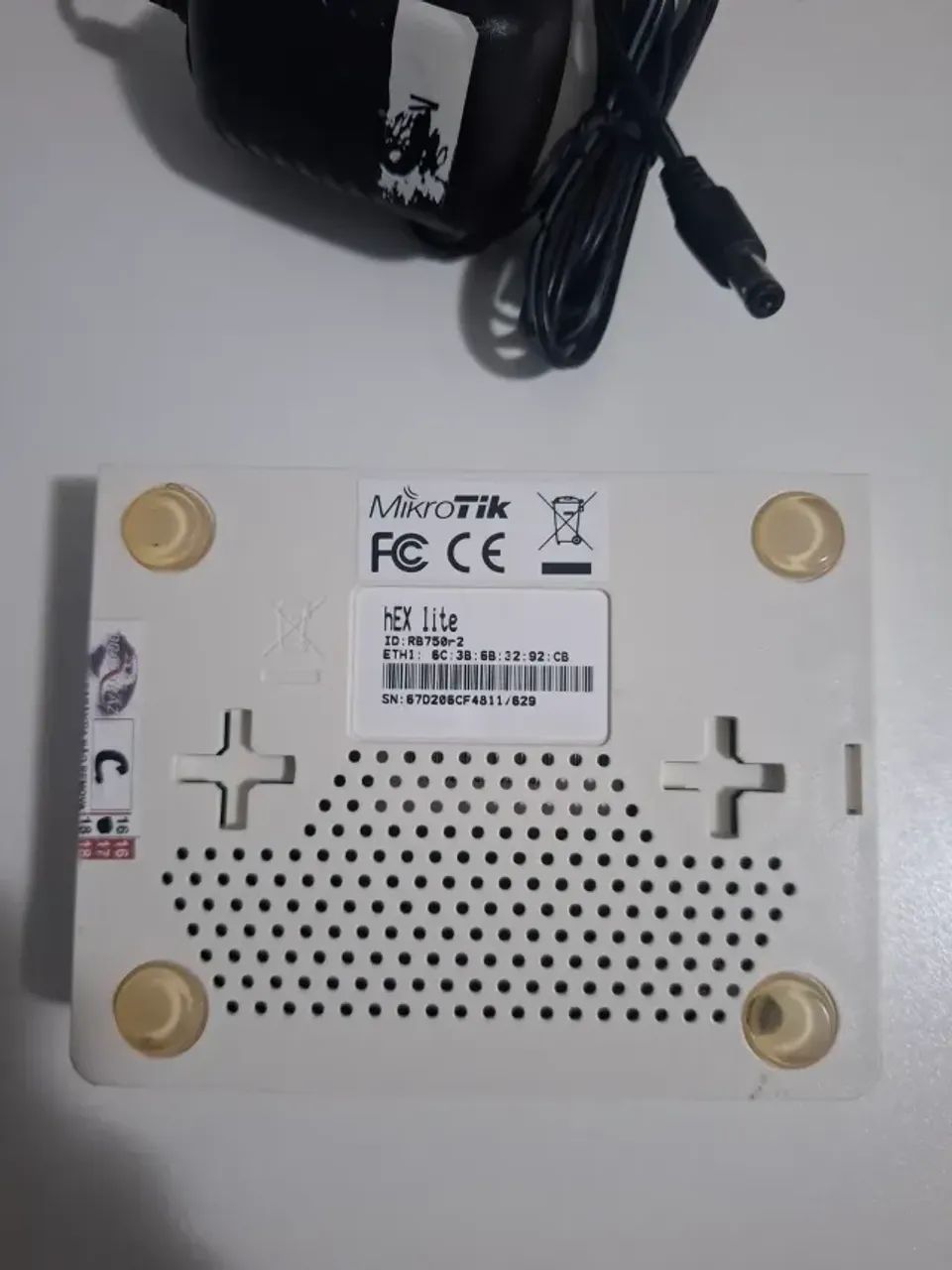 Mikrotik RB750r2 COM FONTE - Foto 2