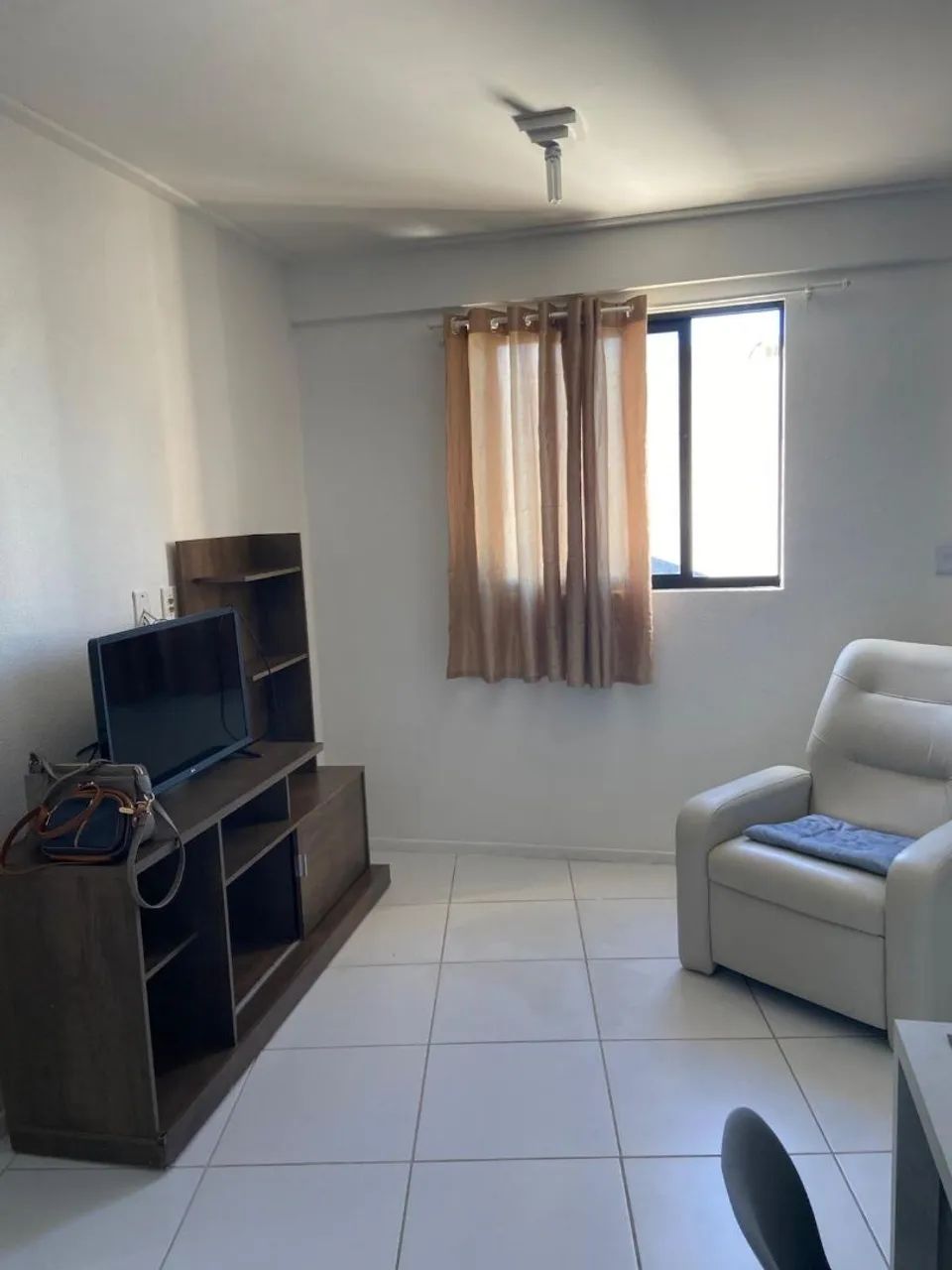 Alugo lindo quarto e ala mobiliado nascente  - Foto 2