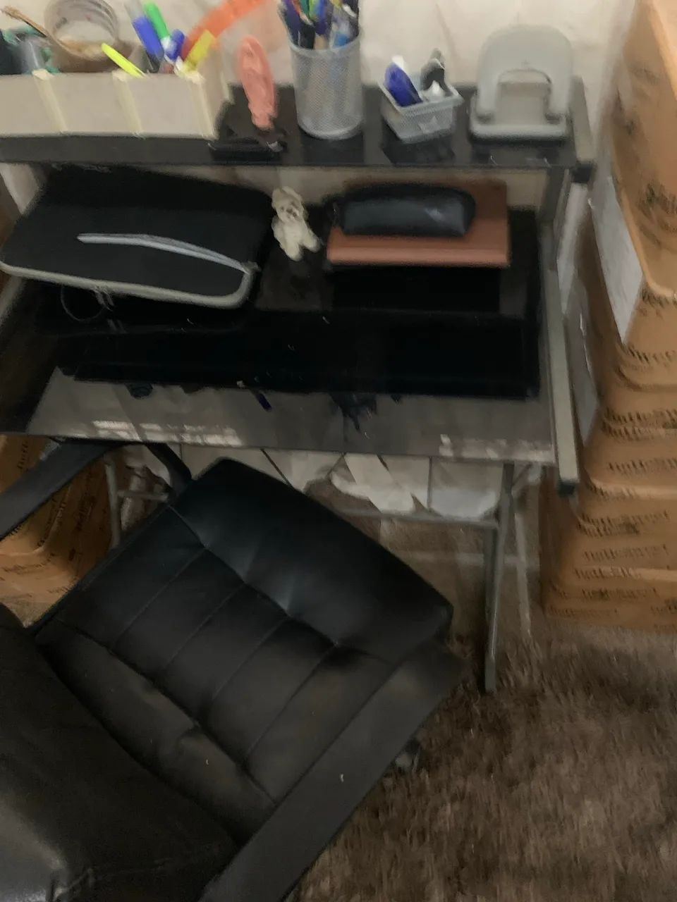 Mesa de computador com  cadeira de escritório  - Foto 2